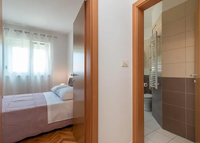 With Parking Space - 21795 公寓 *